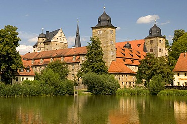 Pond in front of Thurnau Castle, Franconian Switzerland, Franconia, Bavaria, Germany, Europe