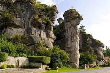 Steep cliffs in Kaiserbach Valley near Kroegelstein, Franconian Switzerland, Franconia, Bavaria, Germany, Europe