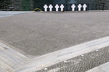 Crosses as a memorial for victims of the Berlin Wall, Reichstagsufer bank, Berlin, Germany, Europe