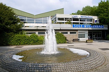 Artificial wave and salt water swimming pool at the spa gardens, Bad Rothenfelde, spa, Osnabruecker Land region, Lower Saxony, Germany, Europe