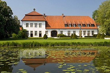 Schlossanlage Harkorten castle complex, Fuechtorf, Sassenberg, Muensterland region, North Rhine-Westphalia, Germany, Europe