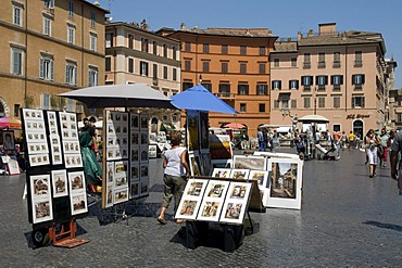 Street performers in the Piazza Navona square, Rome, Italy, Europe