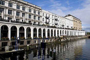 Alsterarkaden arcades on Alsterfleet canal, Hamburg, Germany, Europe