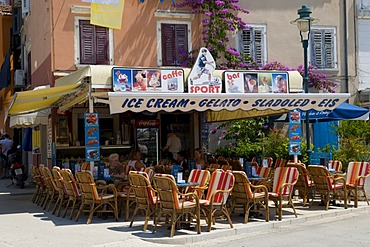 Restaurant and ice-cream parlor, Rovinj, Istria, Croatia, Europe