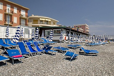 Deck chairs on the pebble beach, Bordighera, Riviera, Liguria, Italy, Europe