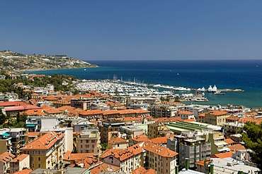 View of the town and port, San Remo, Riviera, Liguria, Italy, Europe