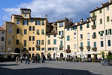 Piazza Anfiteatro square, Lucca, Tuscany, Italy, Europe