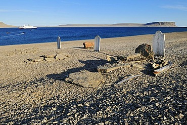 Grave of the famous lost Franklin Expedition, Northwest Passage, Beechey Island, Lancaster Sound, Nunavut, Canada, Arctic