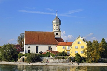 Wasserburg on Lake Constance with the Catholic parish church of St. Georg, Bavaria, Germany, Europe