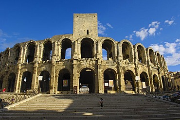 Roman ampitheatre, Les Arenes, Arles, Bouches du Rhone, Provence, France, Europe