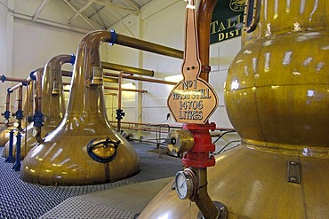 Talisker distillery, single malt whisky, Skye Island, Highlands region, Scotland, United Kingdom, Europe