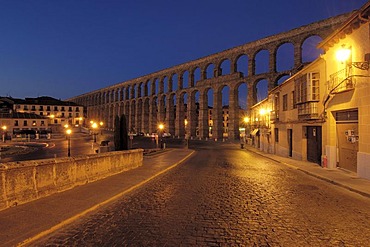 Roman aqueduct at night, Segovia, Castilla-Leon, Spain, Europe