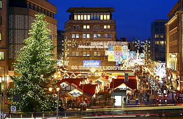 Christmas Market and 60th Essen Light Weeks, logo of the European Capital of Culture for 2010, and other lights motifs, Willy-Brand-Platz and Kettwigerstrasse, Essen, North Rhine-Westphalia, Germany, Europe