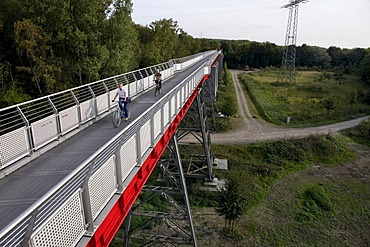 Pfeilerbruecke bridge from 1919, Gelsenkirchen, Erzbahntrasse line, Ruhrgebiet region, North Rhine-Westphalia, Germany, Europe