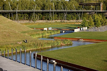 Bridge in the Westpark at the Jahrhunderthalle event hall in Bochum, Erzbahntrasse line, North Rhine-Westphalia, Germany, Europe