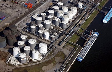 Duisport, port and logistics center, Ruhrort inland port on the Rhine river, largest inland port in the world, tank farm on the Oelinsel island, Duisburg, North Rhine-Westphalia, Germany, Europe