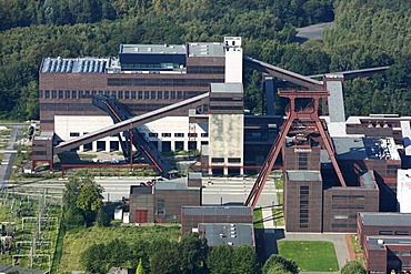 Zeche Zollverein mine, UNESCO World Heritage Site, former coal washing plant, now Ruhrmuseum museum, winding tower, Schacht XII mine, Essen, North Rhine-Westphalia, Germany, Europe