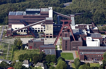 Zeche Zollverein mine, UNESCO World Heritage Site, former coal washing plant, now Ruhrmuseum museum, winding tower, Schacht XII mine, Essen, North Rhine-Westphalia, Germany, Europe