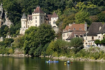 La Roque-Gageac, canoe, boat, Dordogne valley, Aquitaine, France, Europe