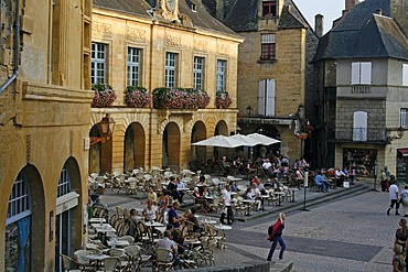 Main square, Hotel de Ville, cafes, Sarlat, Dordogne, Aquitaine, France, Europe