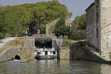 Canal, boats, lock, Canal du Midi, Trebes, Carcassonne, Aude, France, Europe