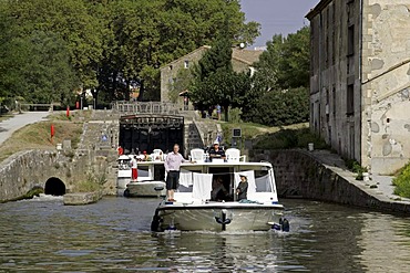 Canal, boats, lock, Canal du Midi, Trebes, Carcassonne, Aude, France, Europe