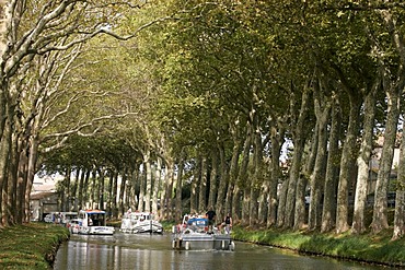 Canal, boats, Canal du Midi, Trebes, Carcassonne, Aude, France, Europe