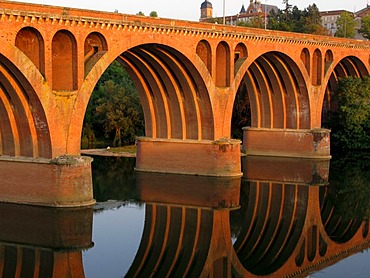 Pont du 22 Aout, 22 August Bridge, over River Tarn, Albi, France, Europe