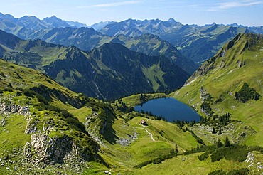 Seealp Lake, Laufbacher Eck-Weg hiking trail, Nebelhorn Mountain, Oberstdorf, Allgaeu, Bavaria, Germany, Europe