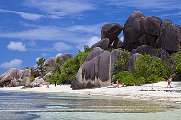 Point Source d'Argent, Seychelles' most famous beach, La Digue Island, Seychelles, Africa, Indian Ocean