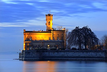 View on Schloss Montfort castle on the shore of Lake Contance, Langenargen, Bodenseekreis district, Baden-Wuerttemberg, Germany, Europe