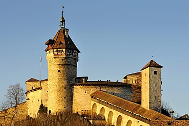 View of Munot fortress above the historic town of Schaffhausen, canton of Schaffhausen, Switzerland, Europe