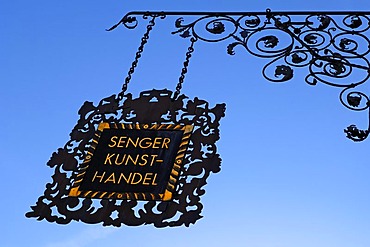 Decorative hanging sign of the art store "Senger", Karolinenstrasse, Bamberg, Upper Franconia, Bavaria, Germany, Europe