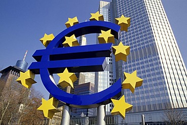 Euro currency symbol, European Central Bank in the back, ECB, Eurotower ECB, Frankfurt am Main, Hesse, Germany, europe