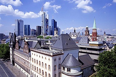 Romanesque chapel on the Mainkai, Historical Museum in Saalhof, skyline of the financial district in the back and the historic centre, Frankfurt am Main, Hesse, Germany, Europe