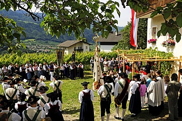 Herz-Jesu-Prozession, Sacred Heart procession in Feldthurns, Brixen, South Tyrol, Italy, Europe