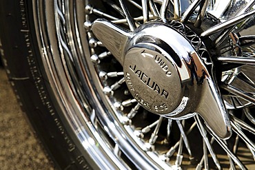 Jaguar E-Type 4.2 ltr, wheel detail