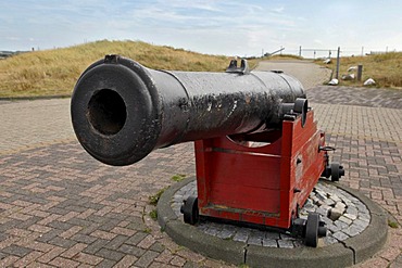 Historic cannon on gun carriage, fortress, Fort Kijkduin, Den Helder, province of North Holland, Netherlands, Europe