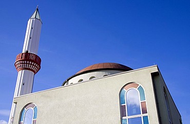 Minaret of the Tuerkiyem Mevlana mosque, Weinheim, Baden-Wuerttemberg, Germany, Europe