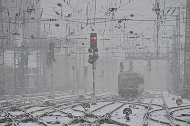 Snow storm, main train station in Cologne, North Rhine-Westphalia, Germany, Europe