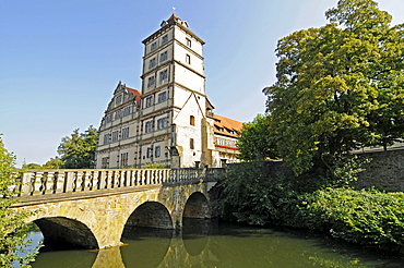 Bridge, Schloss Brake castle, Weserrenaissance Museum, Weser Renaissance Museum, moated castle, Lemgo, East Westphalia Lippe, North Rhine-Westphalia, Germany, Europe