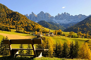 St. Magdalena church with Odle massif, Valle di Funes valley, Dolomites, South Tyrol, Italy, Europe