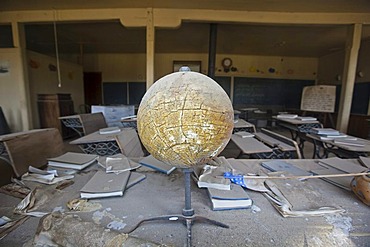 Old globe in a school, Bodie State Park, ghost town, mining town, Sierra Nevada Range, Mono County, California, USA