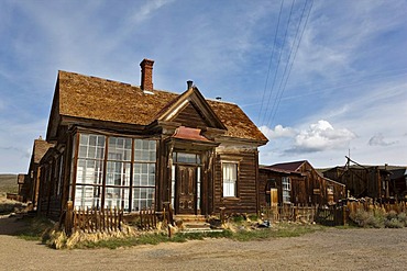 Residence of J. S. Cain, corner of Green and Park Street, Bodie State Park, ghost town, mining town, Sierra Nevada Range, Mono County, California, USA