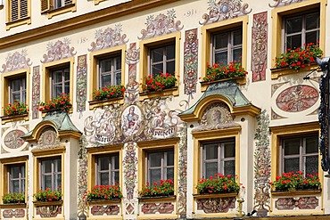 "Lueftlmalerei", traditionally painted facade of the Marienapotheke pharmacy, historic centre of Traunstein, Chiemgau, Upper Bavaria, Germany, Europe