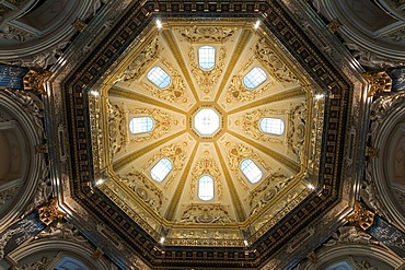 Dome, Kunsthistorisches Museum Museum of Arts, Ringstrasse street, Vienna, Austria, Europe