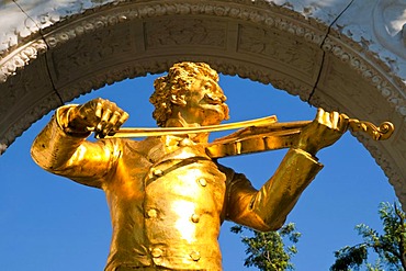 Johann-Strauss-Denkmal memorial, Stadtpark city park, Art Nouveau, Ringstrasse street, Vienna, Austria, Europe