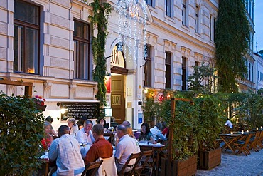 Restaurant in the Spittelberg district at dusk, Vienna, Austria, Europe