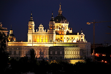 Royal palace, Palacio Real, and Catedral Nuestra Senora de la Almuneda Cathedral, at night, Madrid, Spain, Iberian Peninsula, Europe