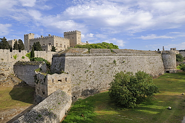 Amboise gate at the outer city wall, Rhodes Town, Rhodes, Greece, Europe